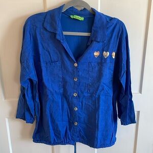 Blue linen/cotton top with 3/4 sleeves.